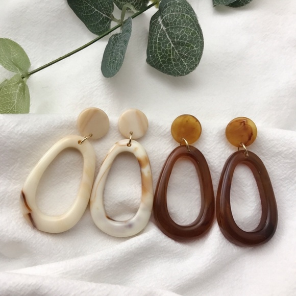 Unique Design//Acrylic Natural style Earrings - Picture 2 of 2